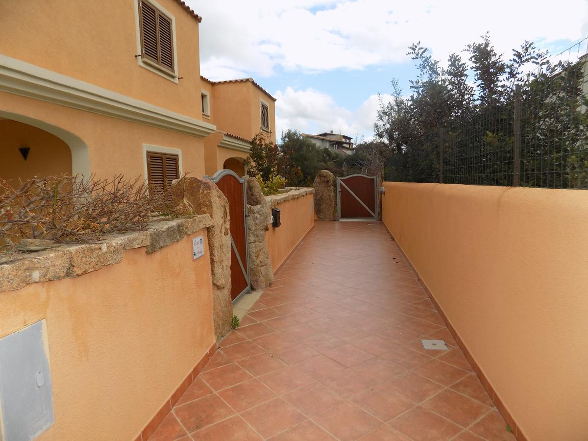 Aria Di Vacanza - Gelsi Olbia Exterior photo